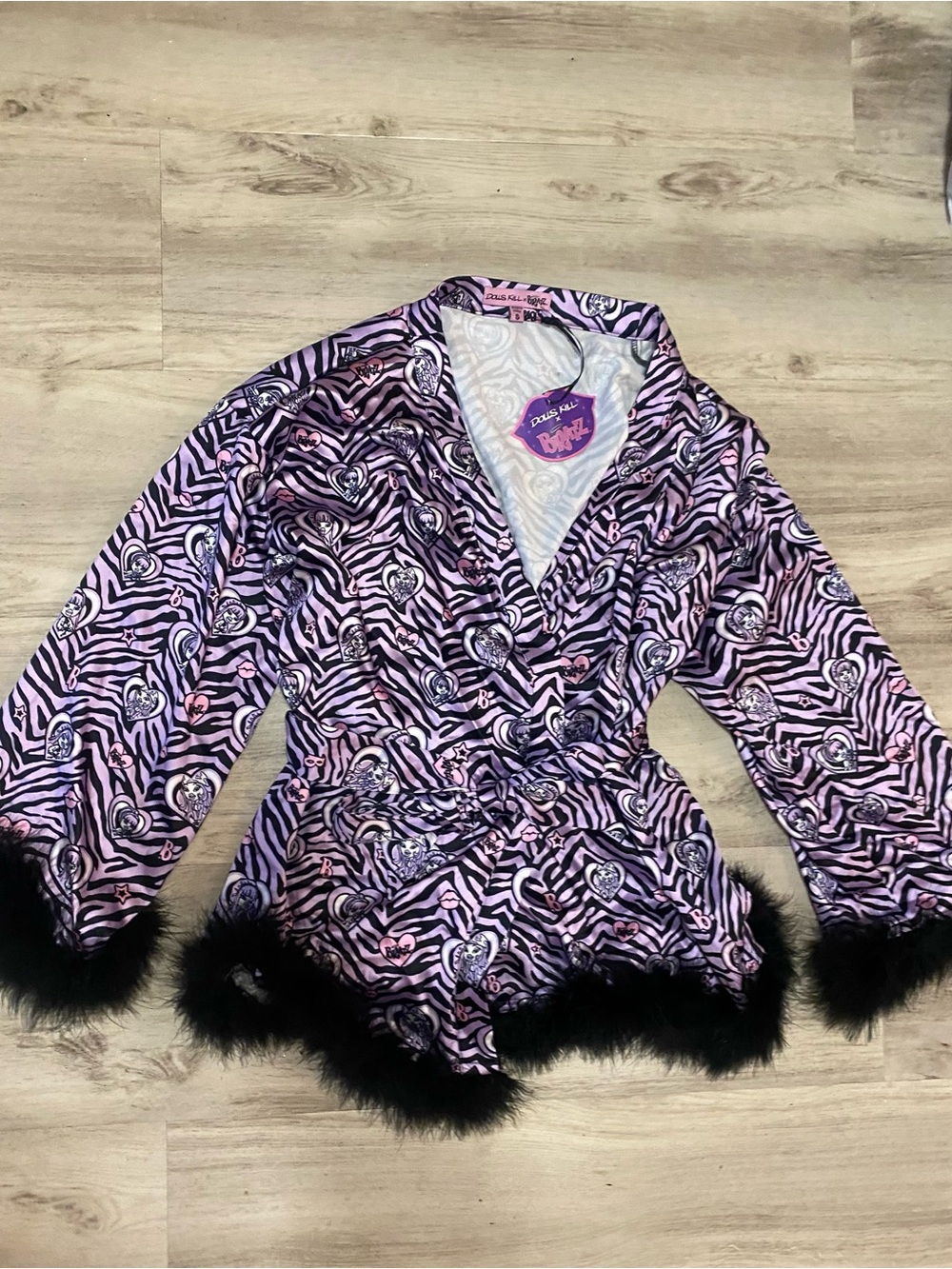 Dolls Kill x Bratz Wild At Heart Satin Robe- NWT - Picture 6 of 13